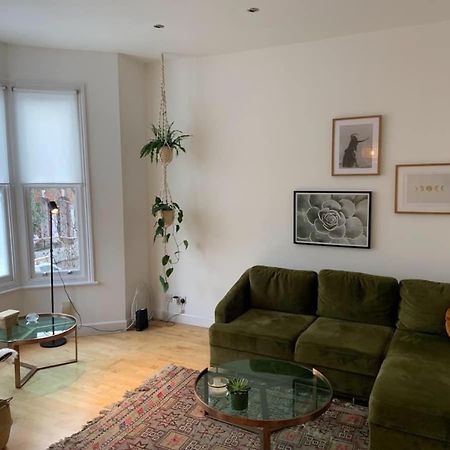 Lovely Spacious 1-Bedroom Flat In Tufnell Park Close To Central London Eksteriør billede