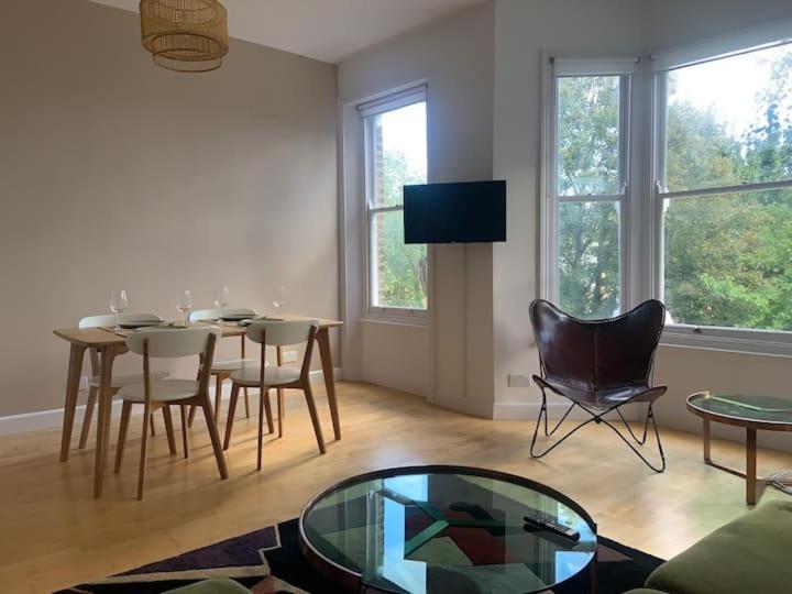 Lovely Spacious 1-Bedroom Flat In Tufnell Park Close To Central London Eksteriør billede